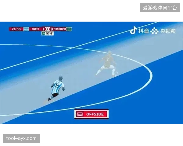 库卢塞夫斯基的缺阵迫使波特重构边路,埃兰加需在世界杯赛场延续关键进球状态。 库卢塞夫斯基的缺阵迫使波特重构边路,埃兰加需在世界杯赛场延续关键进球状态。